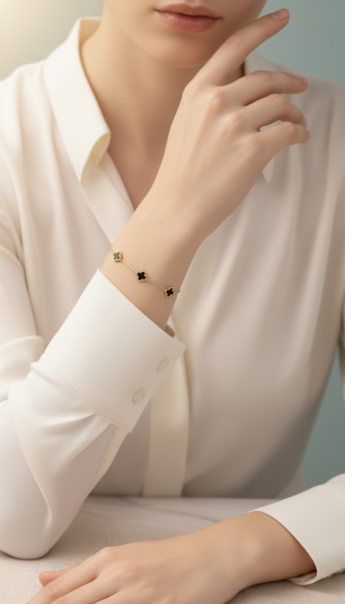 Bracciale Elegante Fiori Neri – Collezione Luce di Gemma