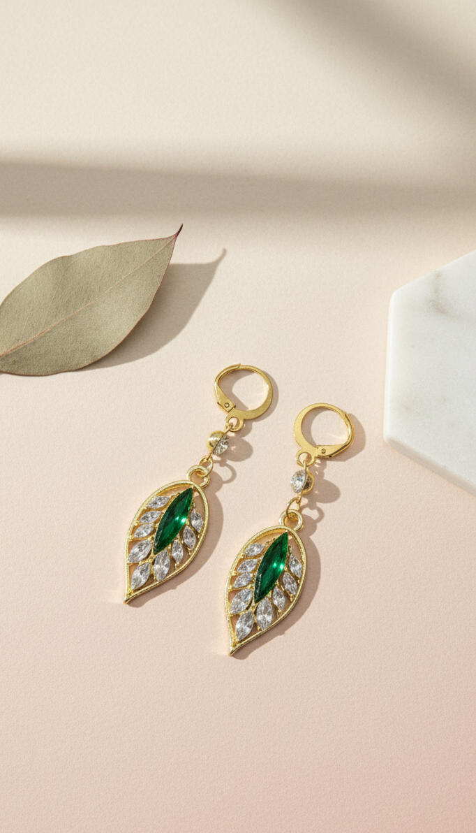 Orecchini Pendenti Foglia con Zirconi e Gemma Smeraldo | Luce di Gemma
