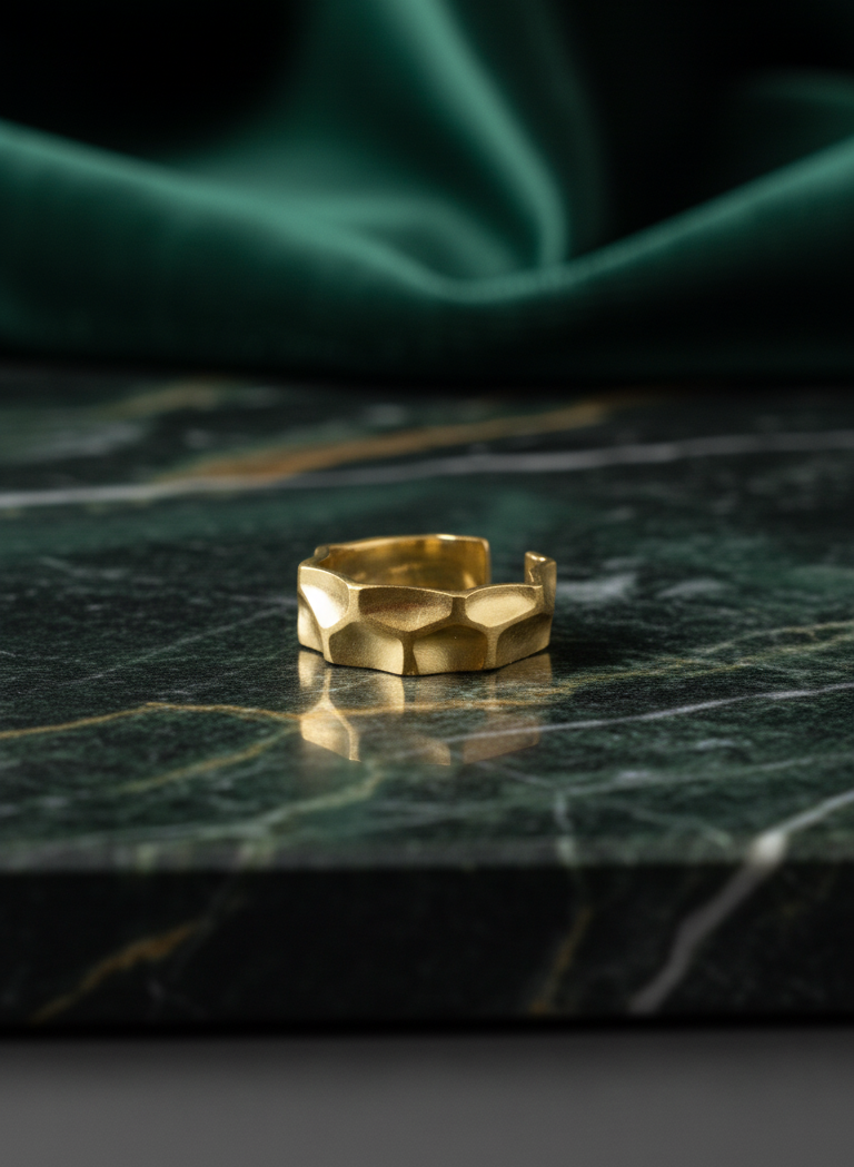 Anello Fascia Ondulata Regolabile - Design Minimal e Moderno