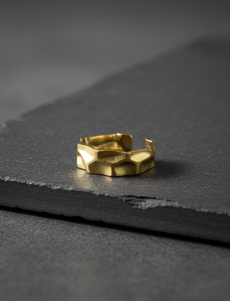 Anello Fascia Ondulata Regolabile - Design Minimal e Moderno