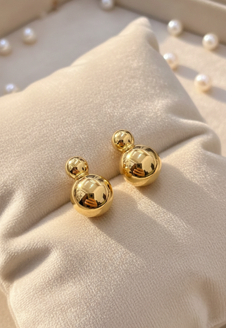 Orecchini a Lobo Doppia Sfera in Metallo Placcato Oro 18K - Bijou di Alta Qualità