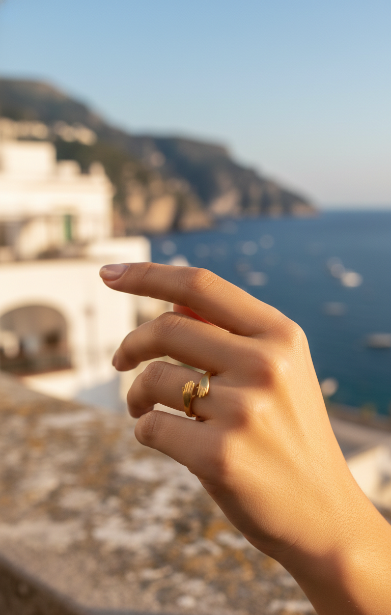 Anello Abbraccio Mani Placcato Oro - Regolabile e Simbolico