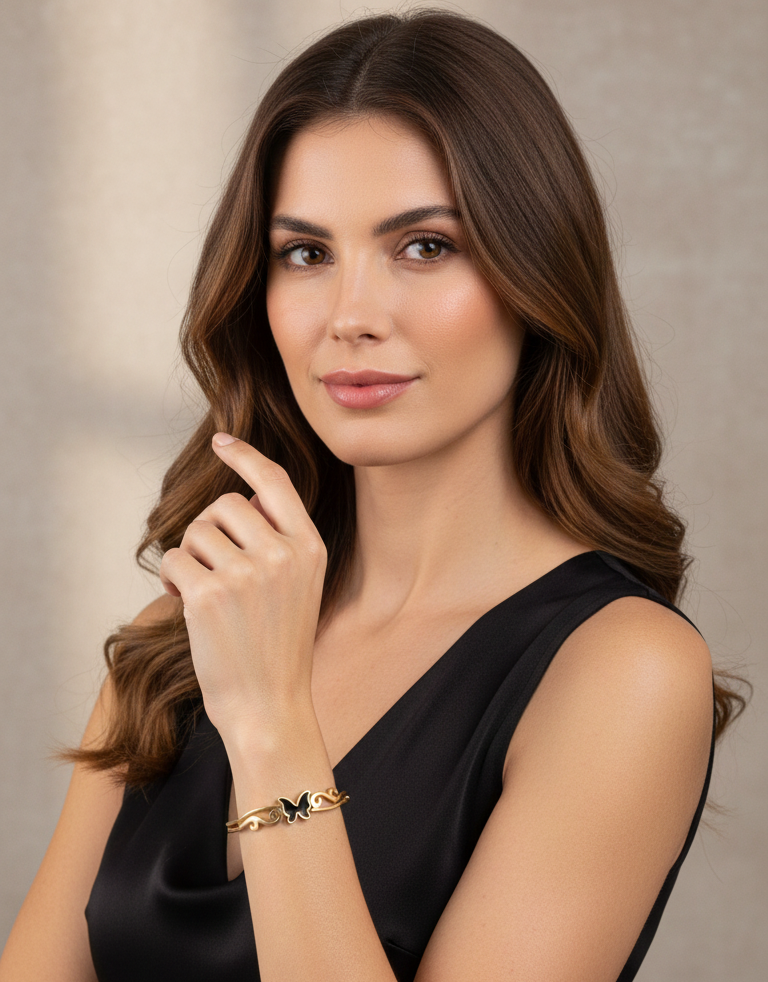 Bracciale Rigido Farfalla Nera Smaltata Placcato Oro - Design Ricamato Chic